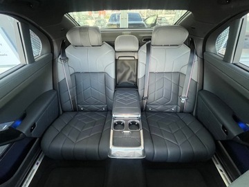 BMW Seria 7 G70 Sedan 3.0 40d 299KM 2024 740d xDrive Limousine, zdjęcie 15