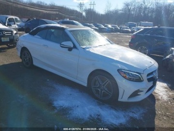 Mercedes Klasa C W205 2019 Mercedes-Benz Klasa C 2019 MERCEDES-BENZ C 300 4MATIC 2.0 Benzyna 255KM, zdjęcie 1