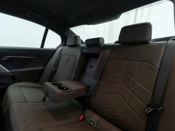 BMW Seria 5 G90-91 Touring 2.0 520d 197KM 2025 BMW Seria 5 520d xDrive Sport Sedan 2.0 (197KM) 2025, zdjęcie 16