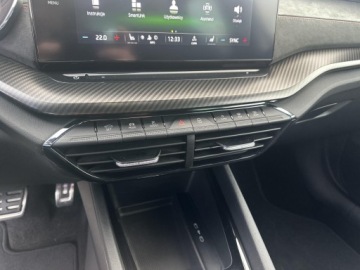 Skoda Octavia IV RS Kombi 2.0 TSI 245KM 2022 Skoda Octavia RS 2.0 TSI 245KM Pakiet Selection La, zdjęcie 22