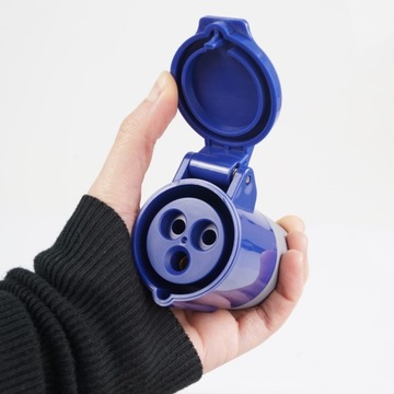 АДАПТЕР CEE ВИЛКА 230 В РОЗЕТКА IP44