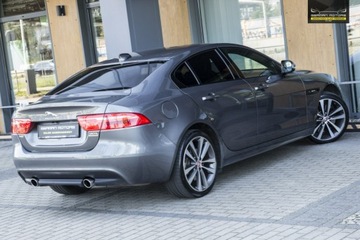 Jaguar XE Sedan Facelifting 2.0 i4P 300KM 2019 Jaguar XE Ledy / Virtual / XDRIVE / FV23%, zdjęcie 4