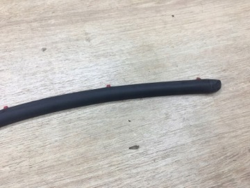 ПРОКЛАДКА КРЫШКИ КАПОТА ПЕРЕДНЯЯ ЧАСТЬ TESLA X