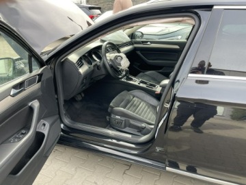 Volkswagen Passat B8 Variant 2.0 TDI 150KM 2015 Volkswagen Passat Variant Highline Automat Skóra, zdjęcie 4