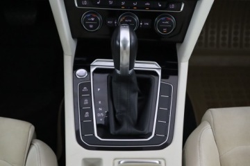 Volkswagen Passat B8 Variant 1.8 TSI BlueMotion Technology 180KM 2016 VW Passat 1.8 TSI, Salon Polska, Serwis ASO, zdjęcie 18