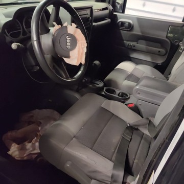 Jeep Wrangler III Terenowy 3.8 V6 Rock-Trac 199KM 2010 Jeep Wrangler Rubicon 2010, zdjęcie 6