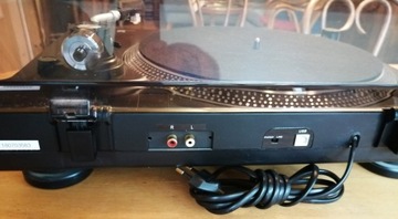 Двойной USB-проигрыватель DT250