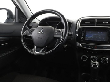 Mitsubishi ASX I SUV Facelifting 2015 1.6 117KM 2016 Mitsubishi ASX Diamant Edition lift grzane fotele, zdjęcie 15