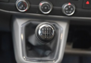 Volkswagen Caravelle T6 Transporter 2.0 TDI 150KM 2022 Volkswagen Transporter 9os_Hak_Zarejestrowany_ 2.0 Diesel 150KM, zdjęcie 21