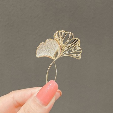 Pin button ginkgo liść broszka