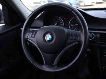 BMW Seria 3 E90-91-92-93 Touring E91 2.0 318i 143KM 2009 BMW 3 318 i, Klima, Klimatronic, Tempomat, zdjęcie 15