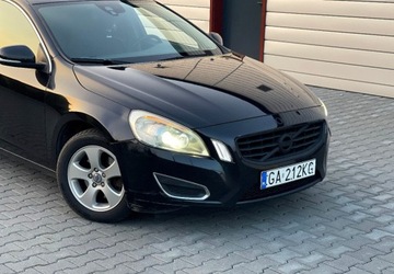 Volvo S60 II Sedan 2.0 D3 163KM 2010 Volvo S60 2.0 Diesel 163 Km D4 Momentum 2.0 Diesel 163KM, zdjęcie 2