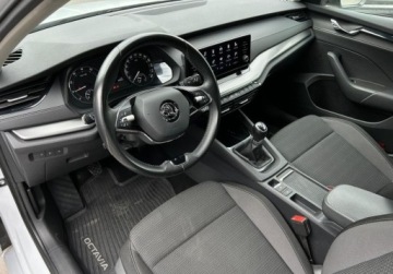 Skoda Octavia III Liftback Facelifting 1.5 TSI ACT 150KM 2020 Skoda Octavia Ambition Pakiety, ACC, Podgrzewane fotele, Kamera, Bezwypad, zdjęcie 6