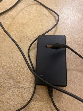 БЛОК ПИТАНИЯ 12 В постоянного тока 2,5 А Samsung PN3012AL 4.0/1.7 с кабелем питания в комплекте.