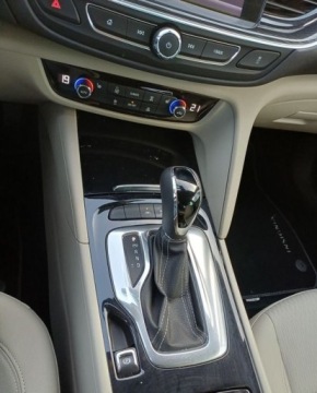 Opel Insignia I Sedan Facelifting 2.0 CDTI Ecotec 170KM 2017 Opel Insignia 13 2.0 CDTI Innovation 180 KM Automat 2.0 Diesel 170KM, zdjęcie 13