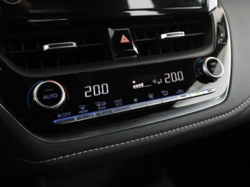 Toyota Corolla XII Hatchback 1.2 Turbo D-4T 116KM 2019 Toyota Corolla klima auto LED kamera, zdjęcie 24