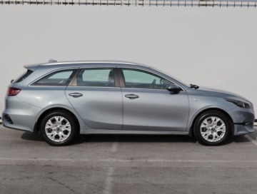 Kia Ceed III Kombi Facelifting 1.5 T-GDI 160KM 2022 Kia Ceed 1.5 T-GDI MHEV, Salon Polska, zdjęcie 5