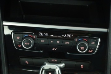 BMW Seria 2 F22-F23-F45-F46 Coupe Facelifting 218d 150KM 2020 BMW 2 Active Tourer 218d Active Tourer, zdjęcie 12