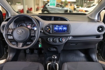 Toyota Yaris III Hatchback 5d Facelifting 2017 1.5 Dual VVT-iE 111KM 2020 Toyota Yaris 1.5 Premium 1.5 Benzyna 111KM, zdjęcie 5