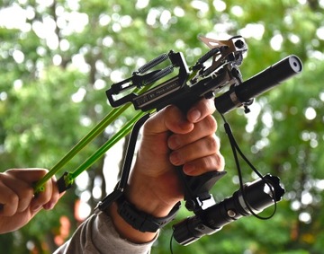 ПРОФЕССИОНАЛЬНЫЙ ОДИНОЧНЫЙ ЛАЗЕРНЫЙ ФОНАРЬ НА АККУМУЛЯТОРЕ ЗУМ МОЩНЫЙ