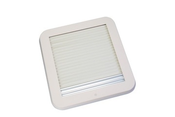 Мансардное окно для кемпера с москитной сеткой и рулонной шторой 400х400 мм.