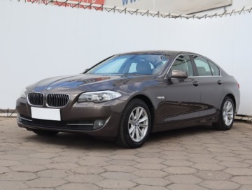BMW Seria 5 F10-F11 Limuzyna 520d 184KM 2012 BMW 5 520d, 181 KM, Automat, Skóra, Xenon, zdjęcie 1