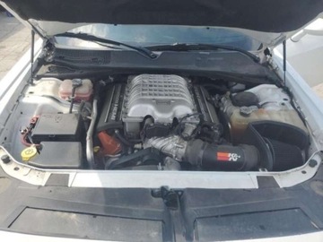 Dodge Challenger III 2016 Dodge Challenger 2016, 6.2L, SRT HELLCAT, porysowany lakier 6.2 Benzyna, zdjęcie 10