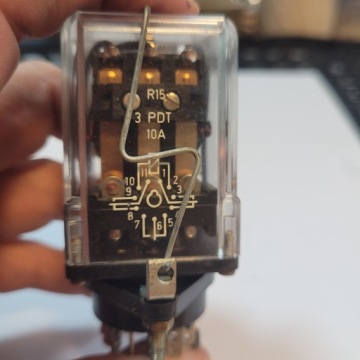 Реле катушки R15 3PDT 10А 12В Relpol