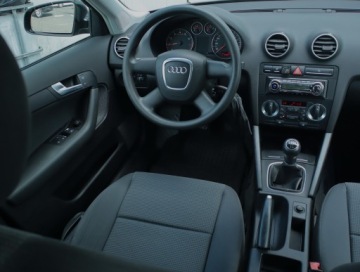 Audi A3 8P Hatchback 3d 1.6 102KM 2006 Audi A3 1.6, GAZ, Klima, Klimatronic, Tempomat,ALU, zdjęcie 6
