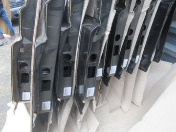 DVEŘE LEM PRAVÝ PŘEDNÍ VW LT 1996 - 2006 TOVÁRNA 2D0831056D