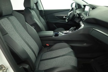 Peugeot 3008 II Crossover 1.2 PureTech 130KM 2018 Peugeot 3008 1.2 PureTech, Salon Polska, zdjęcie 6