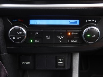 Toyota Auris II Hatchback 5d Dual VVT-i 100 99KM 2014 Toyota Auris 1.3 Dual VVT-i, Salon Polska, Klima, zdjęcie 12