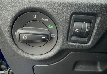 Skoda Kamiq Crossover 1.0 TSI 95KM 2022 Skoda Kamiq 1.0 TSI 95 KM 5 bieg. manual Ambition Benzyna 95KM, zdjęcie 12