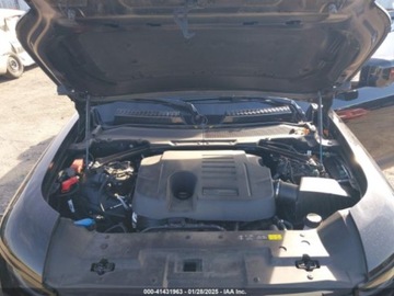 Land Rover Defender IV (L663) 2023 Land Rover Defender 110 SE 2023 3.0l 3.0 Benzyna 395KM, zdjęcie 8