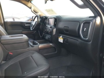 Chevrolet Silverado II 2021 Chevrolet Silverado 2021r., 4x4, 5.3L 5.3 Benzyna 355KM, zdjęcie 8