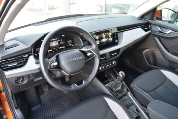 Skoda Kamiq Crossover Facelifting 1.0 TSI 115KM 2025 Skoda Kamiq SalonPL 1.0TSI 115Km SelectionPakiet WinterKameraGwarancja FV23, zdjęcie 8