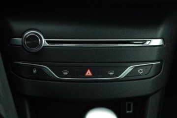 Peugeot 308 II SW 1.2 PureTech 130KM 2015 Peugeot 308 1.2 PureTech, Salon Polska, Navi, zdjęcie 13