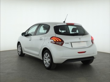 Peugeot 208 I Hatchback 5d Facelifting 1.2 PureTech 82KM 2018 Peugeot 208 1.2 PureTech, Salon Polska, zdjęcie 3