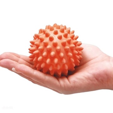 Piłka do rehabilitacji dłoni z kolcami MB-6 - 6cm