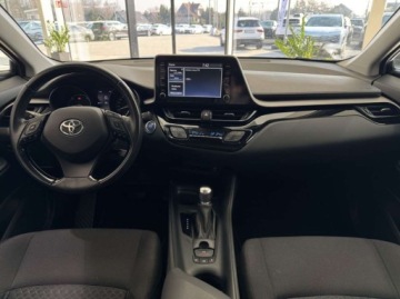Toyota C-HR I Crossover 1.8 Hybrid 122KM 2019 Toyota C-HR Comfort Kamera cofania CarPlayAndroid Auto Asystent hamowan, zdjęcie 12