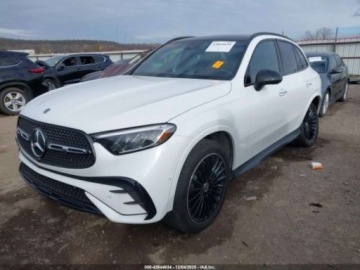Mercedes GLC C254/X254 2024 Mercedes-Benz GLC 300 4matic Suv, 2024r., 4x4, 2.0L 2.0 Hybryda 255KM, zdjęcie 1