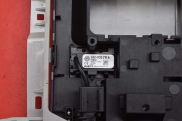 LAMPA OSVĚTLENÍ INTERIÉR PŘEDNÍ 657868837A SKODA KAMIQ 19-