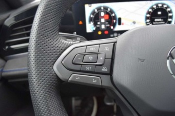 Volkswagen Passat B9 2024 Volkswagen Passat SalonPL 265KM 4x4 DSG R-line DCC Pakiety PANORAMA Kam.36, zdjęcie 13