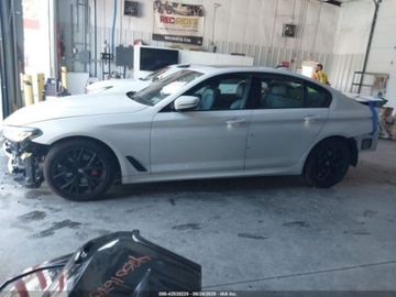 BMW Seria 5 G30-G31 2022 BMW Seria 5 530i xDrive 2022 2.0l 2.0 Benzyna 248KM, zdjęcie 2