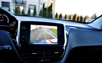 Peugeot 2008 I SUV Facelifting 1.2 PureTech 110KM 2016 Peugeot 2008 Automat, Panorama, Kamera cofania, Nowy rozrzad 1.2 Benzyna, zdjęcie 8