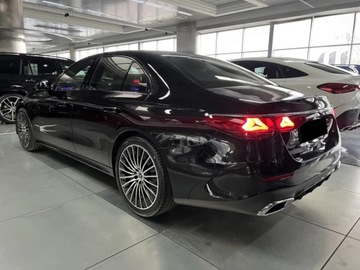Mercedes Klasa E W214 Sedan 2.0 200 204KM 2025 E Klasa 200 4-Matic AMG 2.0 (204KM) 2025, zdjęcie 3