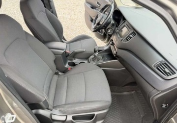 Kia Carens IV Minivan 1.6 GDI 135KM 2014 Kia Carens Carens 1.6 Benz 136 KM 7 osob 2014r Warszawa 1.6 Benzyna, zdjęcie 6