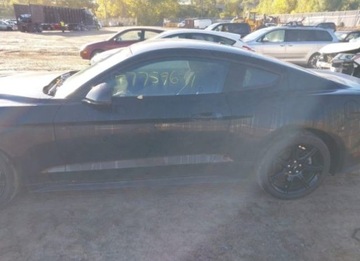 Ford Mustang VI 2018 Ford Mustang 2018, 2.3L, ECOBOOST, po gradobiciu, zdjęcie 3