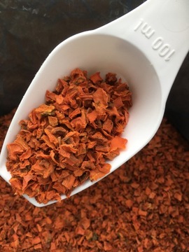 Susz z marchwi marchew suszona dla koni 1 kg płatek