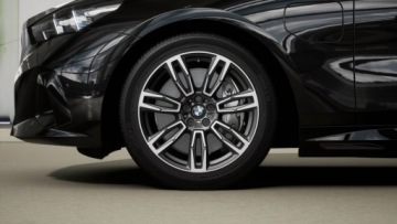 BMW Seria 5 G90-91 Sedan Plug-In 3.0 50e 489KM 2026 BMW 550 xDrive Sedan DEMO, zdjęcie 5